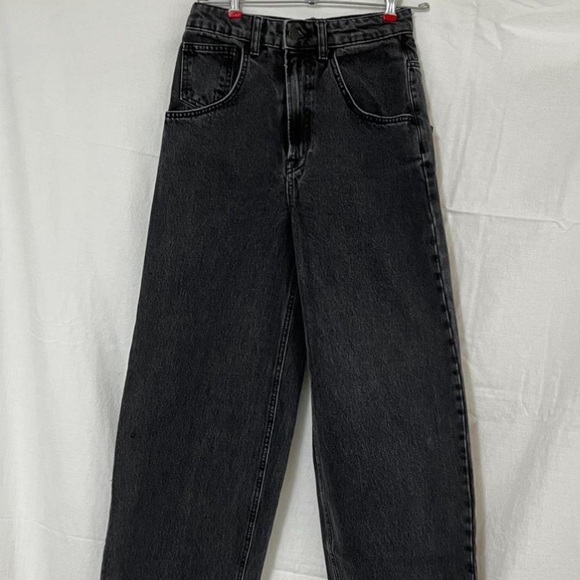 Zara High-Rise Black Baggy Leg Jeans - Picture 2 of 4